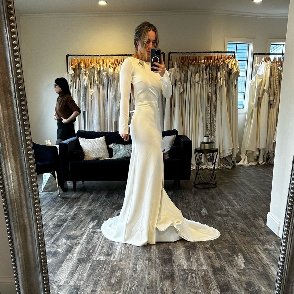 Forever Sunsets Sarah Seven - Sample- Unaltered Wedding Dress Size 6/8